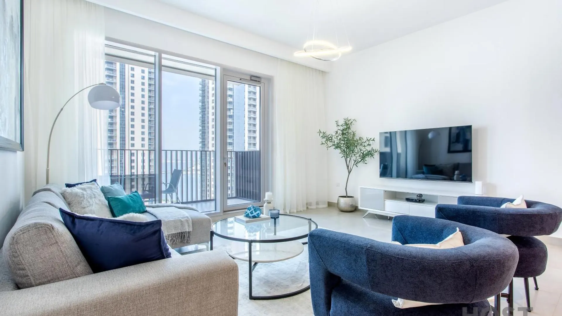 Luxurious 2 Br- Dubai Creek Harbour - Host & Stay